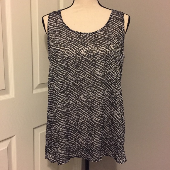 ROSE & OLIVE Sleeveless Patterned Blouse - Picture 1 of 4